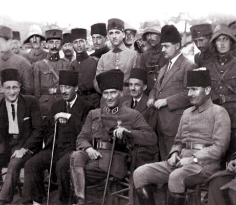 Atatürk'ün gülen resmi